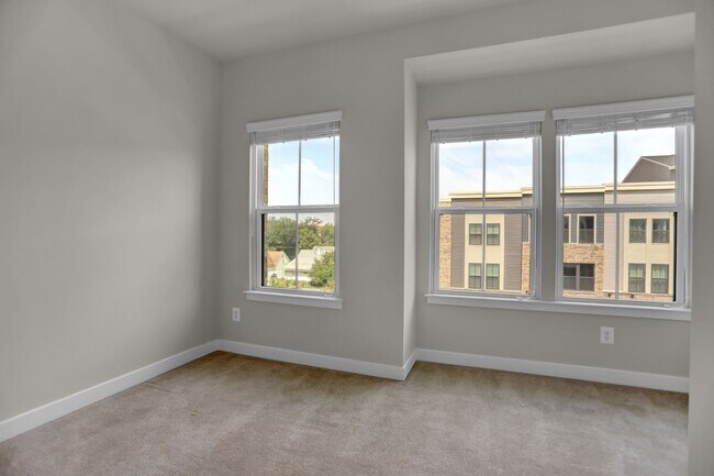 Foto del edificio - Luxury 4-Story Townhome with Rooftop Terrace!