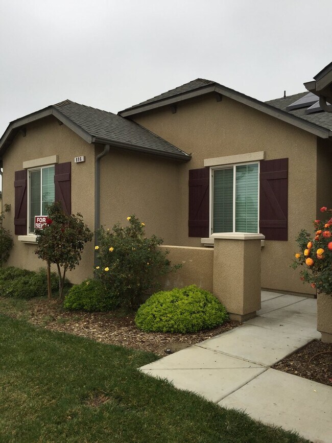 Foto del edificio - 3 Bedroom 2 Bath Solar Home