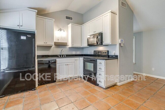 Foto del edificio - 3528 Rogers Ave