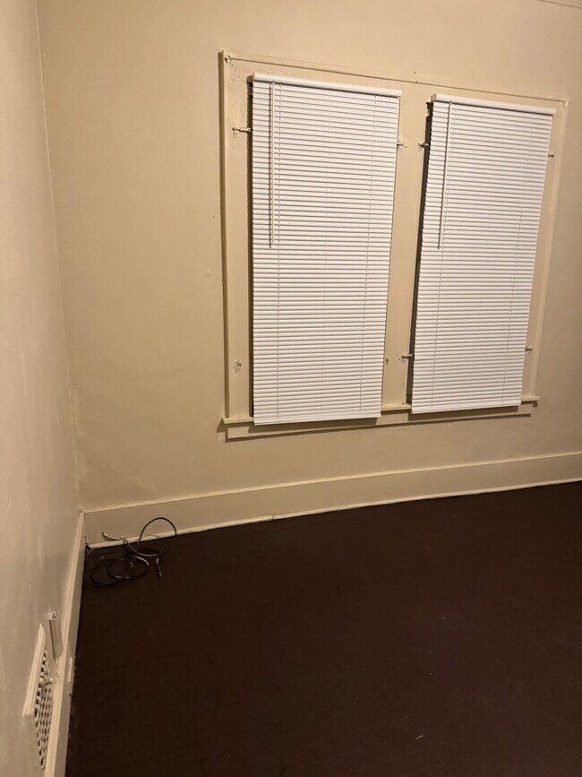 Foto del edificio - 5036 Dailey Ave