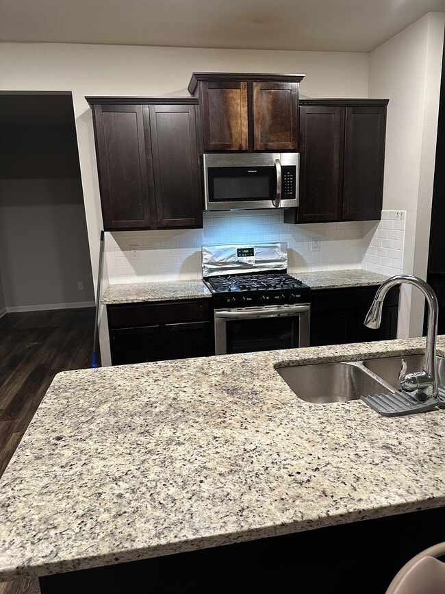 Foto del edificio - 6873 Delta Ridge Ave