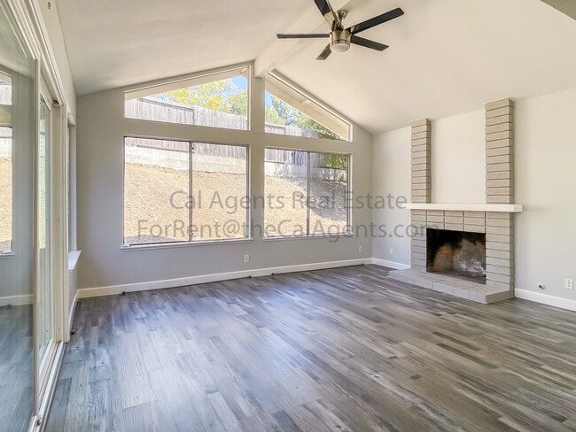 Photo - 3600 Siskiyou Ct House