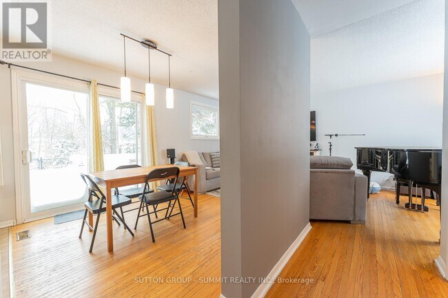 Building Photo - 206 6th Ave E