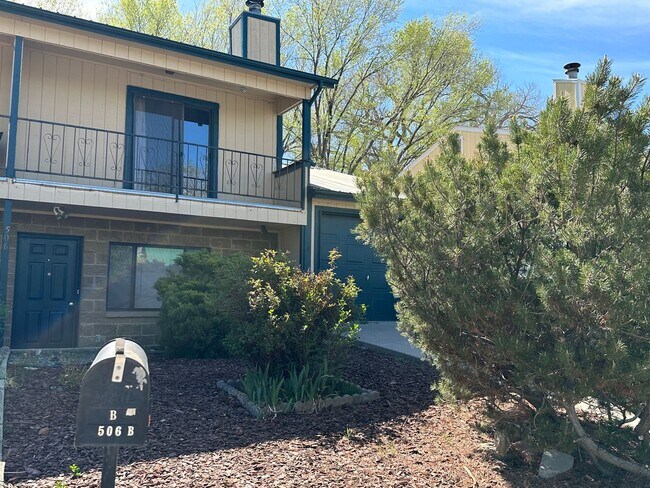 Foto del edificio - 3 bedroom 1.5 bathroom townhouse for rent ...