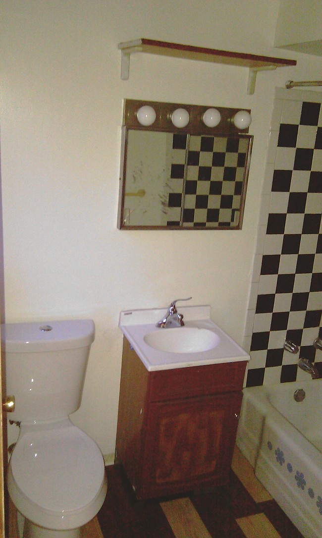 Bath Room - 833 E 90th St