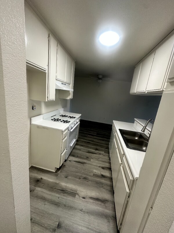 Foto del edificio - 7040 Haskell Ave