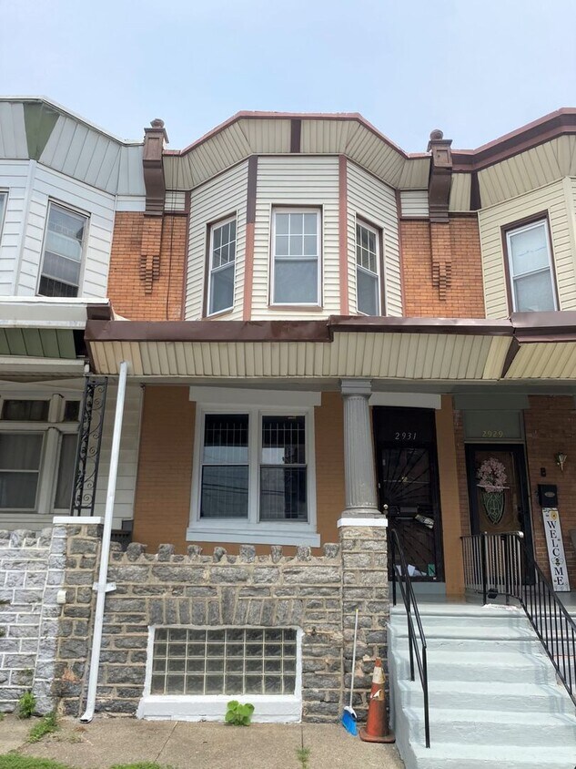 Foto principal - Massive 4-Bedroom Townhome in Brewerytown!...