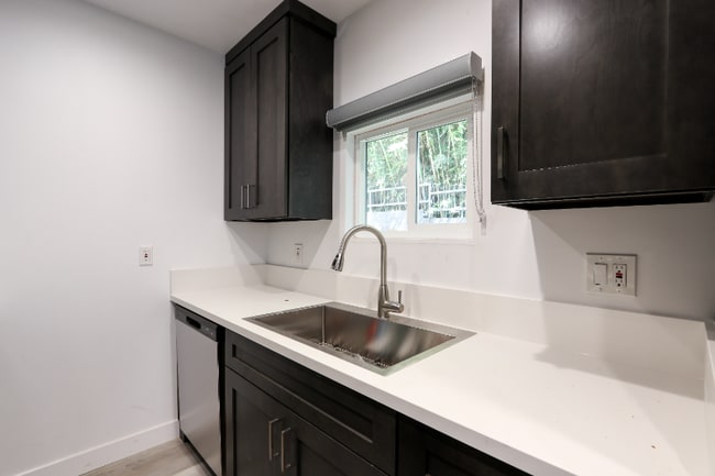 Photo - 410 Lucas Ave Apartment