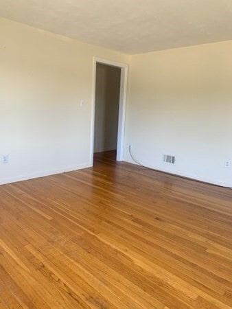 Building Photo - 16 Abington Ave