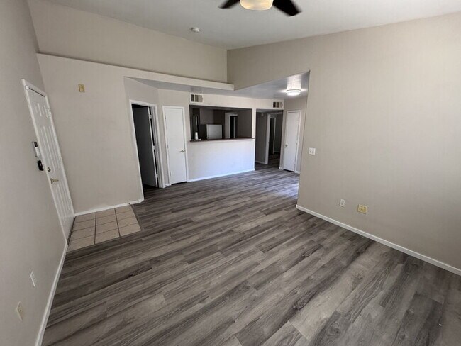 Building Photo - 45 Maleena Mesa St