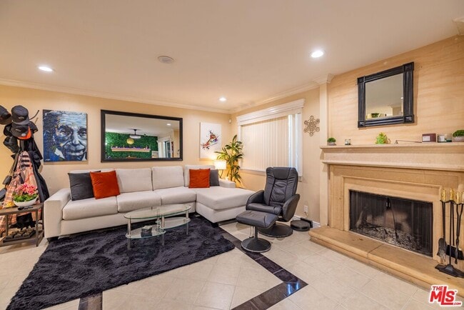 Foto del edificio - 8505 Burnet Ave