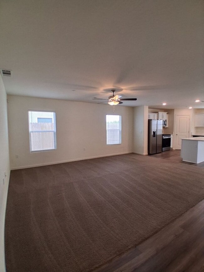 Building Photo - 4 Bedroom Home In Madera, Ca! Available Now!