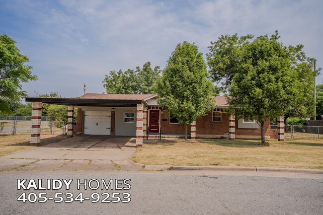 Building Photo - 1233 SW 65th St