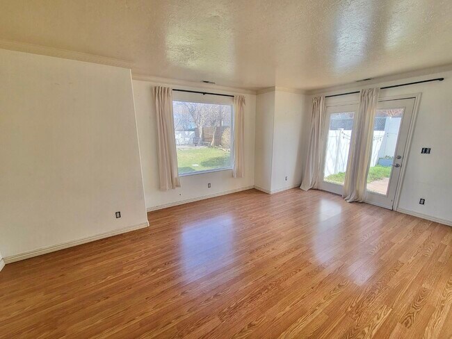 Foto del edificio - 260 N Bliss Ct