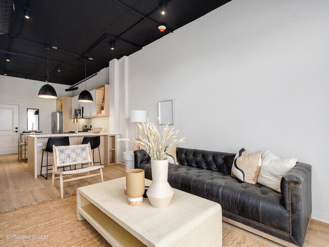 Foto del edificio - 2725 Thatcher Ave