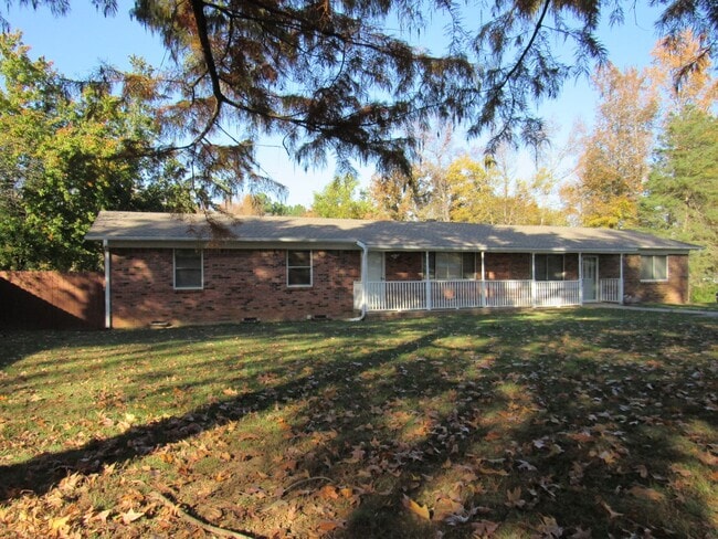 Building Photo - Contact Peggy 501 676 1758