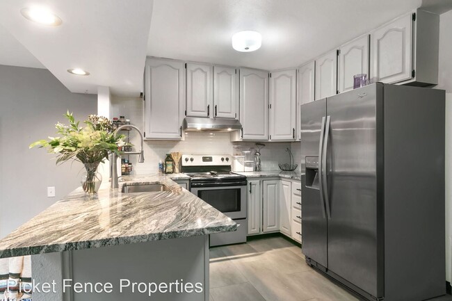 Foto del edificio - 3 br, 2 bath House - 813 Table Mountain Ct