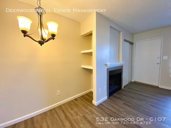 Building Photo - 532 Oakwood Dr