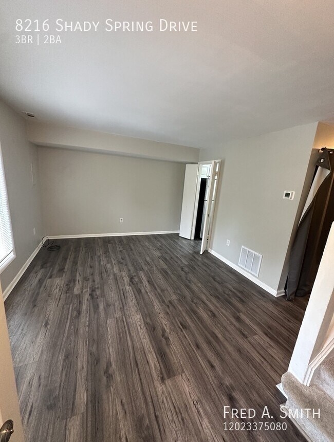 Building Photo - 8216 Shady Spring Dr