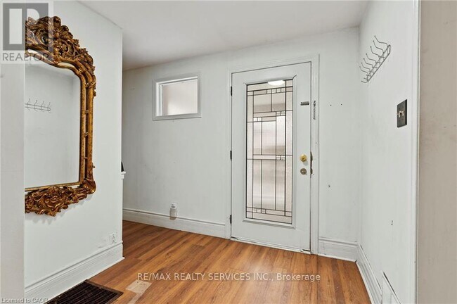 Photo du bâtiment - 5292 Bridge St