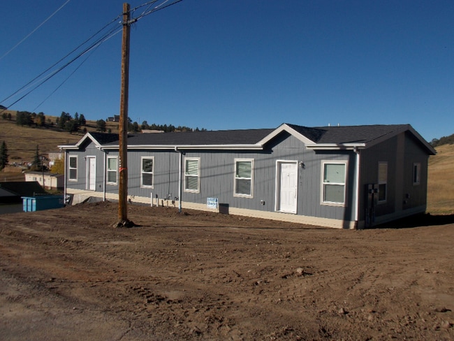 Building Photo - 302 W El Paso Ave