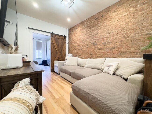 Foto del edificio - 2 bedroom in Brooklyn NY 11222