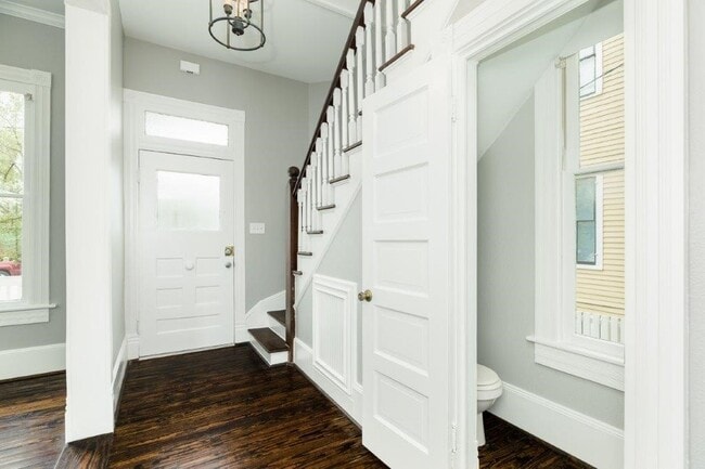 Building Photo - 406 17th St