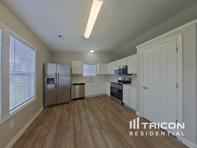 Building Photo - 1540 Hollow Maple Dr