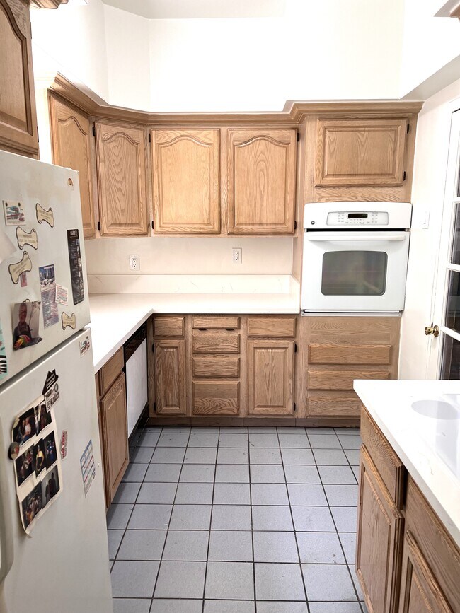 New quartz counters - 113 N Flores St