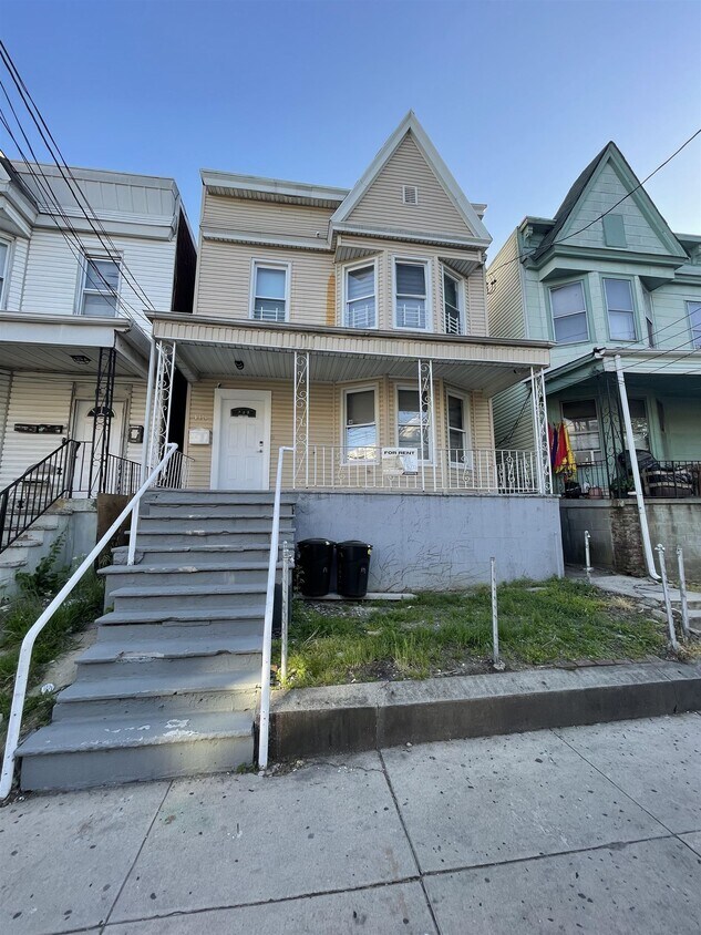 Primary Photo - 113 Virginia Ave