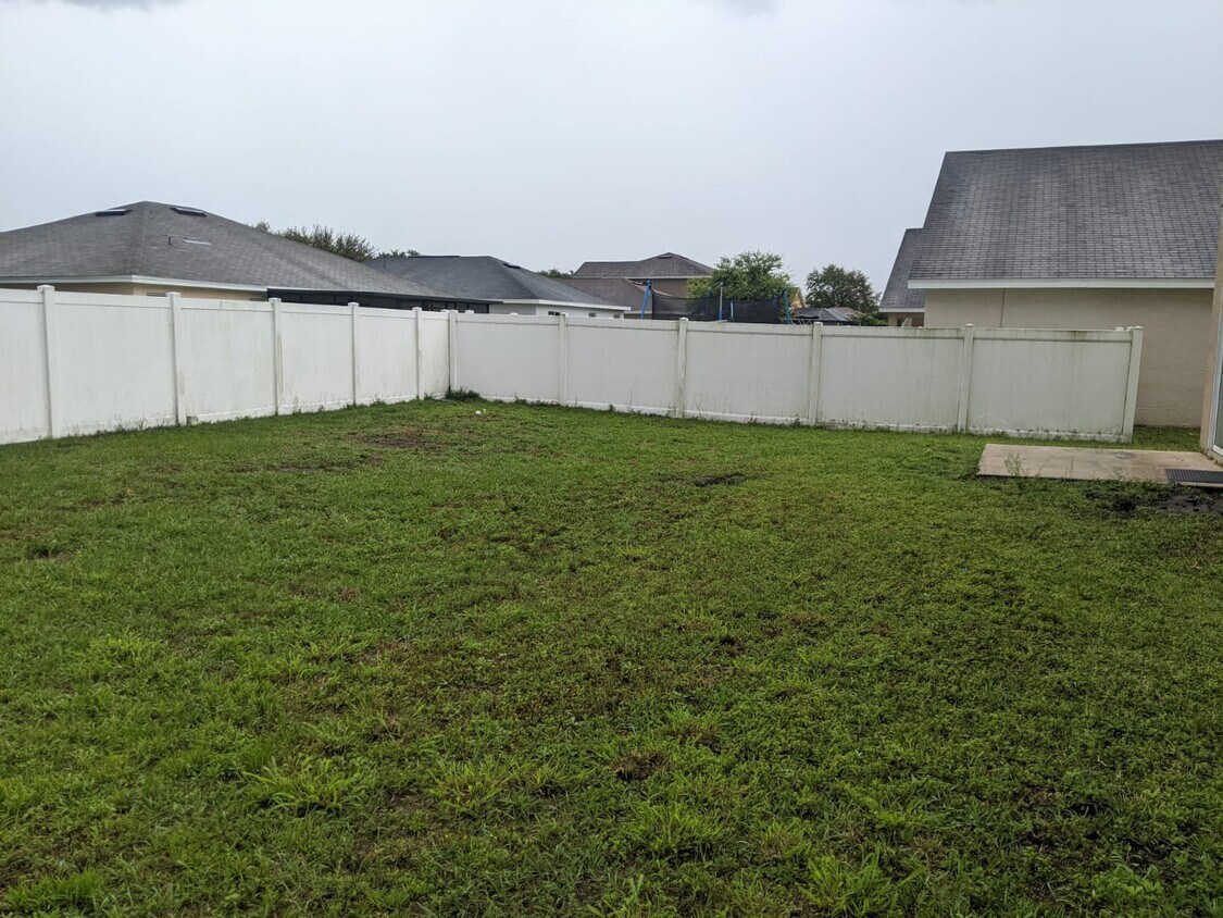 Building Photo - 6561 Crescent Loop