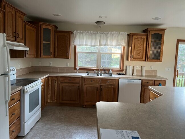 Foto del edificio - 284 Ridge Rd