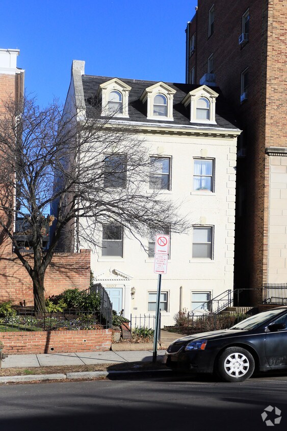 Primary Photo - 1807 Biltmore St NW