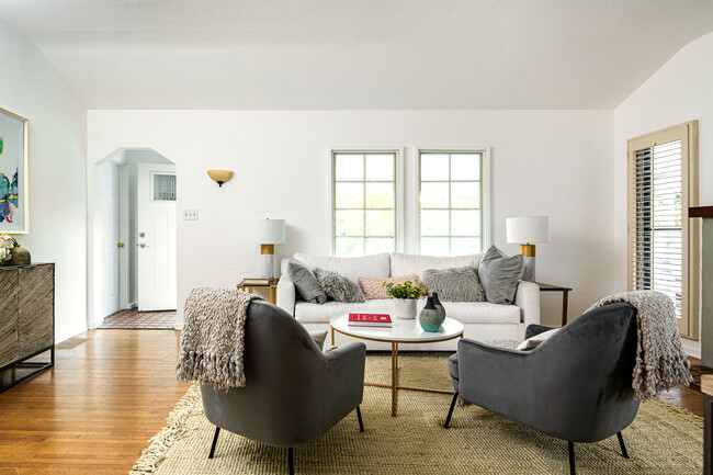 Foto del edificio - 1185 Hauser Blvd