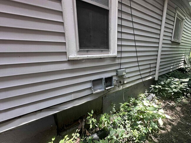 Foto del edificio - 3912 Beachwood Ave