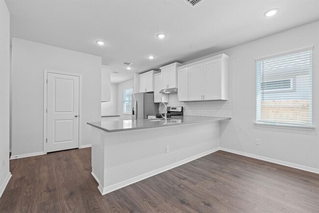 Building Photo - 6349 Marsh Ln