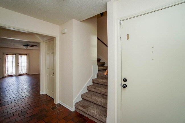 Foto del edificio - 14370 Misty Meadow Ln