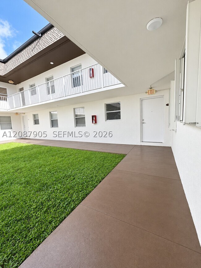 Foto del edificio - 8475 SW 94th St