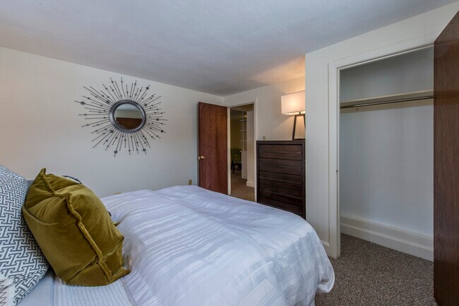 Foto del edificio - 11 Brattle Dr