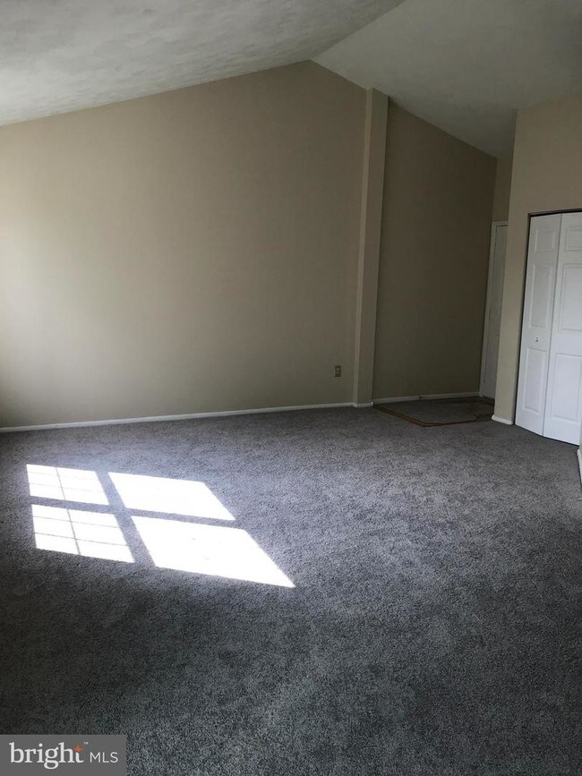 Foto del edificio - 5802 Lantana Cir