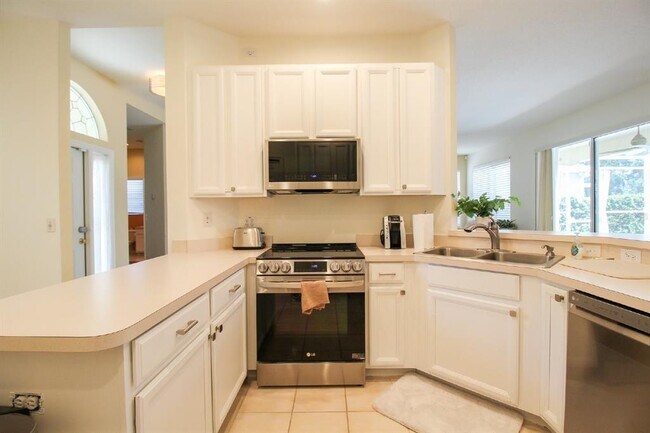 Building Photo - 5744 43rd Ct E