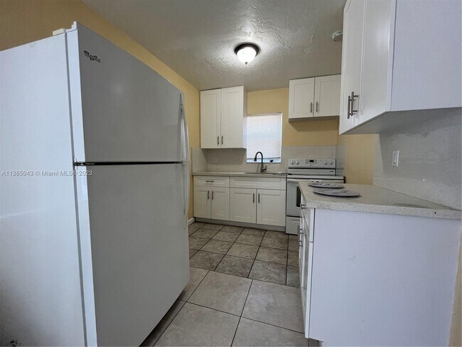 Foto del edificio - 5600 NW 15th St
