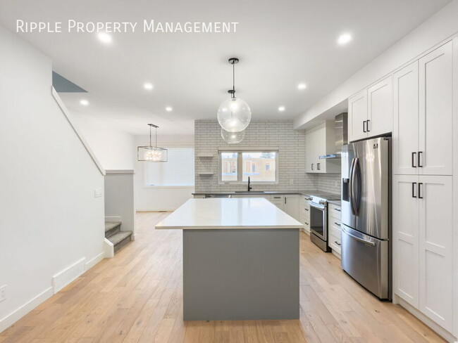 Building Photo - 6 MONTH LEASE - GORGEOUS 3 BEDS/2.5 BATHS ...