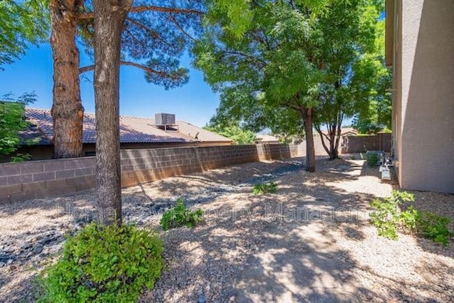 Building Photo - 184 S Valley View Dr
