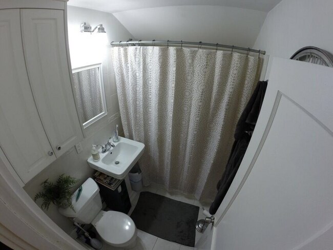 Building Photo - 49 Greenlawn Dr