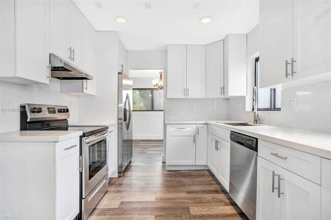 Building Photo - 4 br, 2 bath House - 8931 SW 182nd Ter