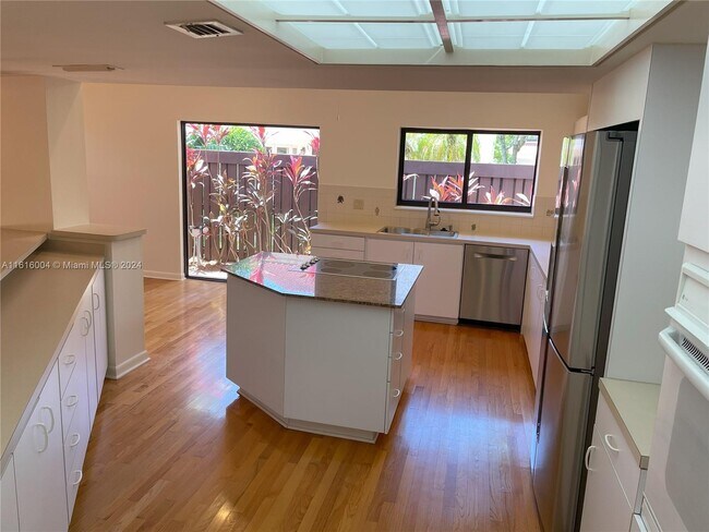 Building Photo - 3656 SW 57th Ave