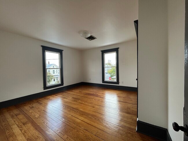 Bedroom 1 - 407 Collicello St