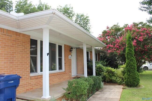 Foto del edificio - 1302 Philpot Ave NE