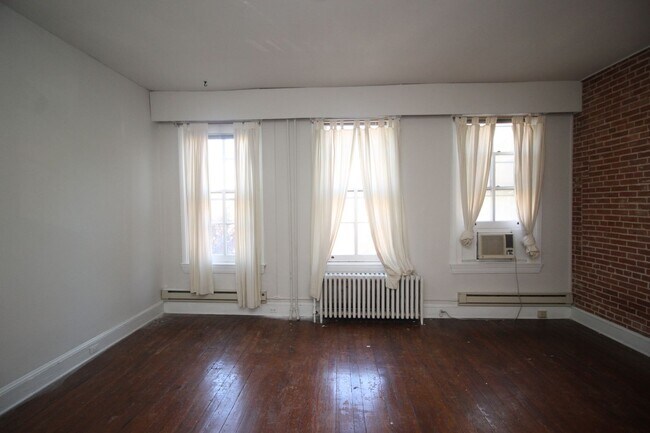 Foto del edificio - 237 W Lanvale St